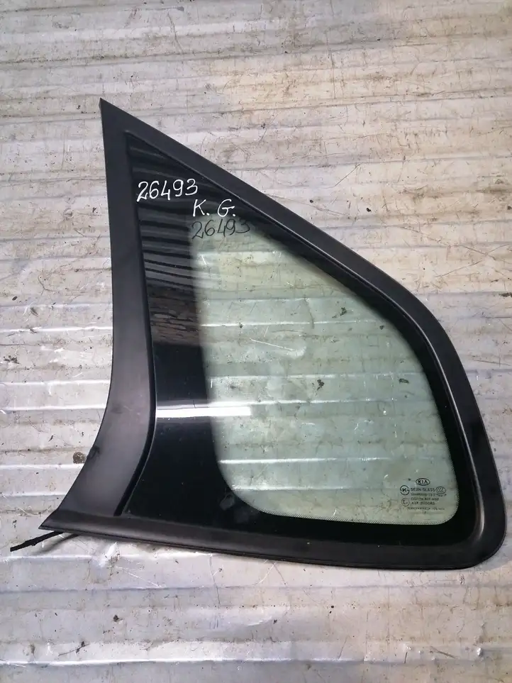 Kia Carens II (2006 - 2012) E443R000083 Заднее боковое стекло — фото 1