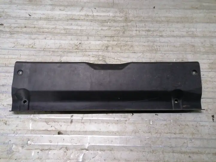Toyota Prius (XW10) (1997 - 2003) 5838747010 Отделка порога багажника — фото 1