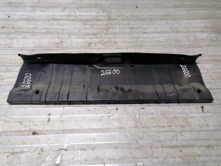 Toyota Prius (XW10) (1997 - 2003) 5838747010 Отделка порога багажника — фото 2