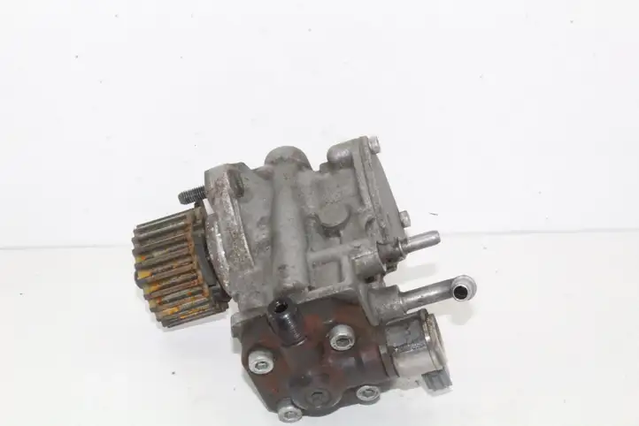 Volvo S60 (2013 - 2018) VEA132360020AAB Механический топливный насос — фото 1