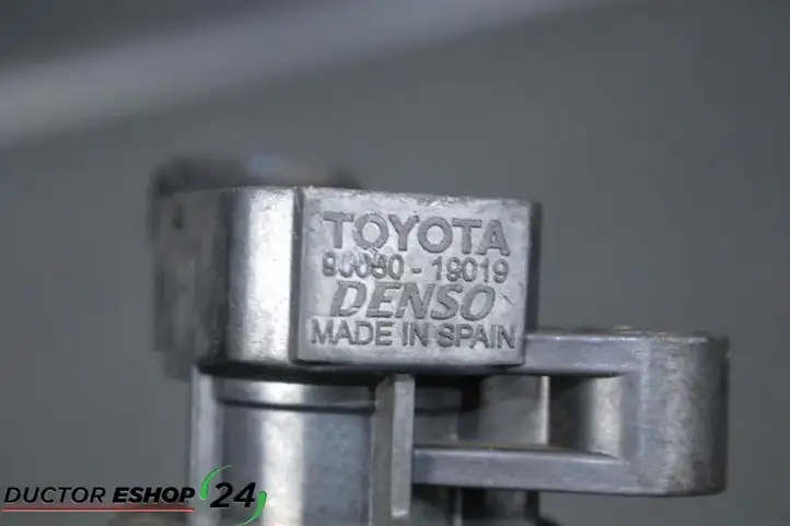 Toyota Corolla E120 E130 (2000 - 2004) 9008019019 Катушка зажигания — фото 2