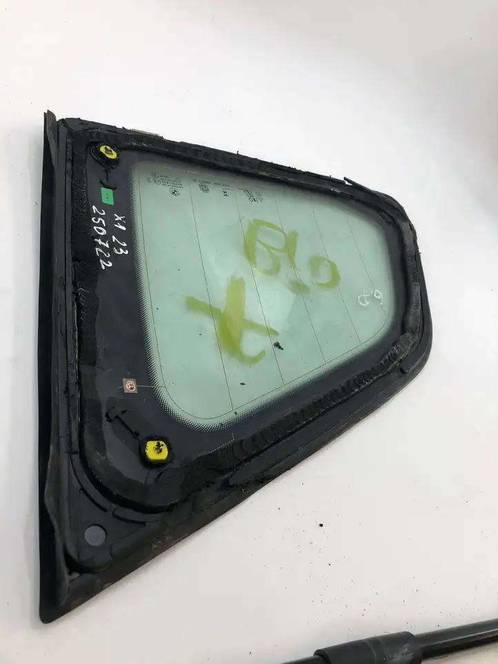 BMW X1 U11 (2022 - ) 43r00048 Треугольное стекло кузова — фото 3