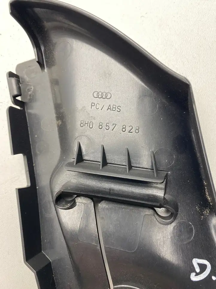 Audi A4 S4 B7 8E 8H (2004 - 2009) 8H0857828 Накладка ремня безопасности — фото 2