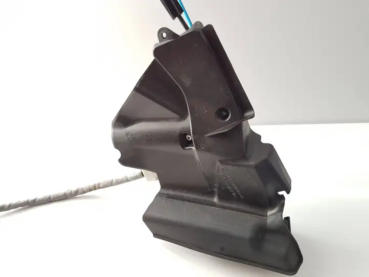 Mercedes-Benz GLK X204 (2008 - 2016) A2047301335 Замок задней двери — фото 1