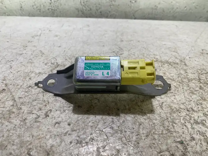 Toyota Prius (XW20) (2003 - 2009) 8983447020 Датчик удара SRS — фото 1