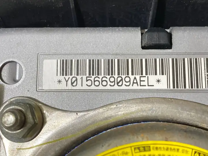 Toyota Avensis T270 (2009 - 2012) Y01566909AEL Подушка безопасности руля — фото 2