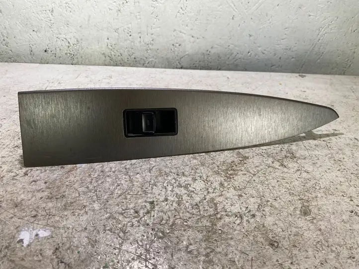 Toyota Avensis T270 (2009 - 2012) 7423105220 Блок кнопок стеклоподъемников — фото 1