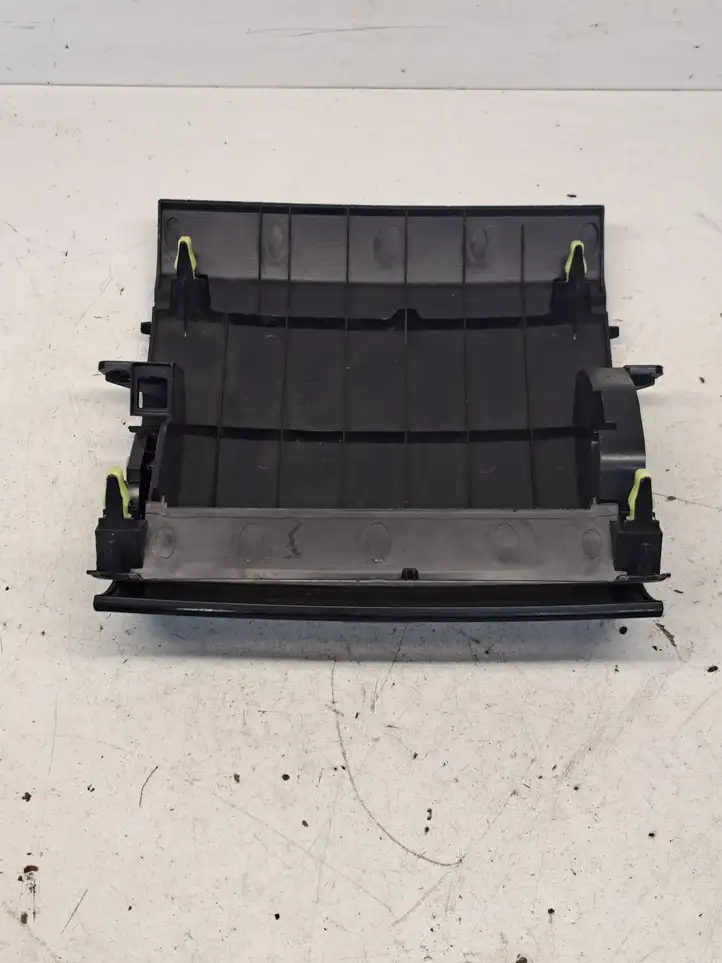 Toyota Prius (XW20) (2003 - 2009) 5542047010 Крышка бардачка — фото 6