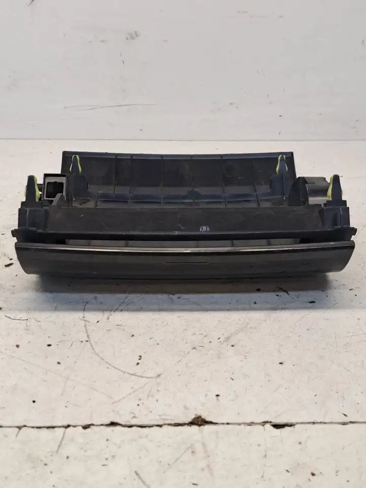 Toyota Prius (XW20) (2003 - 2009) 5542047010 Крышка бардачка — фото 3