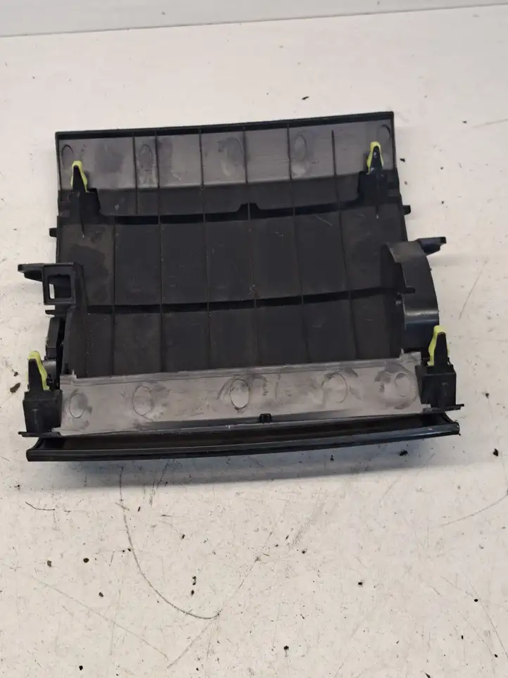 Toyota Prius (XW20) (2003 - 2009) 5542047010 Крышка бардачка — фото 5