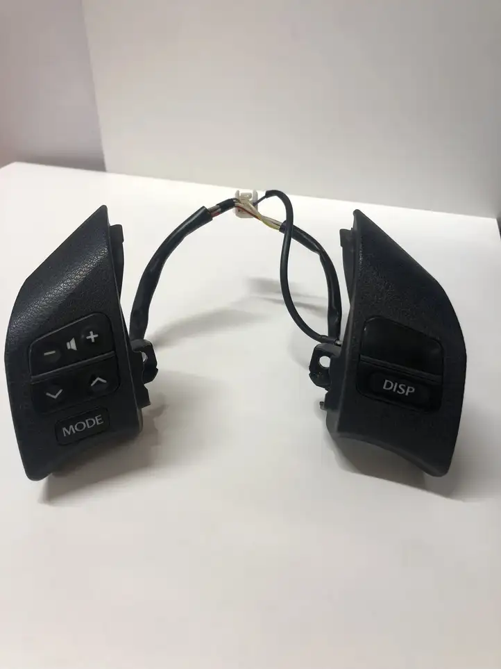 Lexus IS 220D-250-350 (2005 - 2010) 75B458 Кнопки на рулевом колесе — фото 1