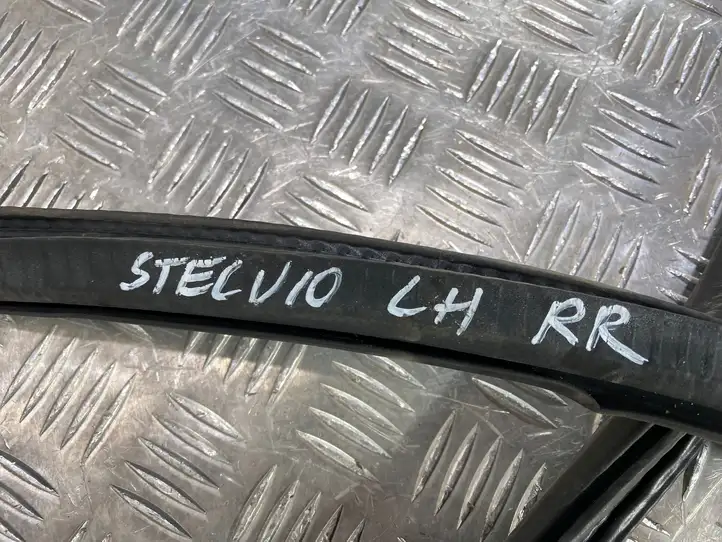 Alfa Romeo Stelvio Type 949 (2017 - ) Уплотнитель кузова — фото 2