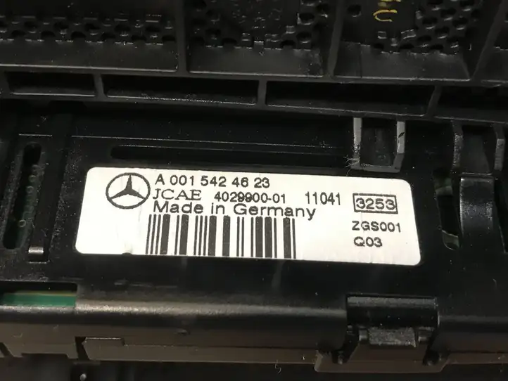 Mercedes-Benz E W212 (2009 - 2016) A0015424623 Экран парктроника PDC — фото 2