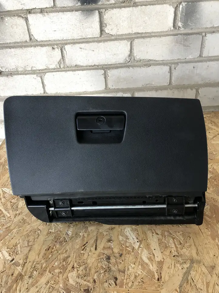 BMW 3 E90 E91 (2005 - 2012) 51167075479 Бардачок в сборе — фото 1