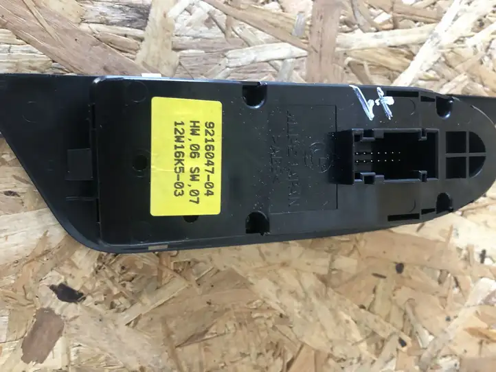 BMW X1 E84 (2009 - 2015) 9216047 Кнопка стеклоподъемников — фото 2