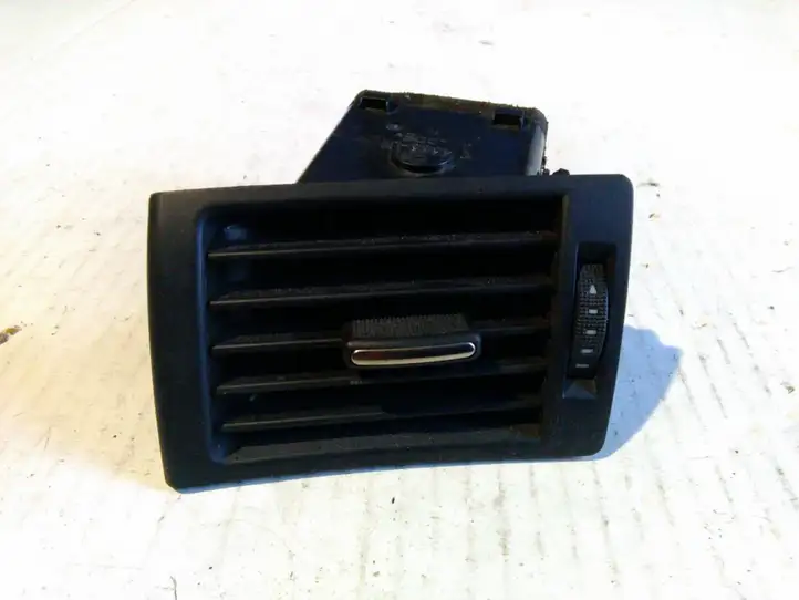 Audi A4 S4 B6 8E 8H (2000 - 2006) 438301 Боковой воздушный дефлектор — фото 1