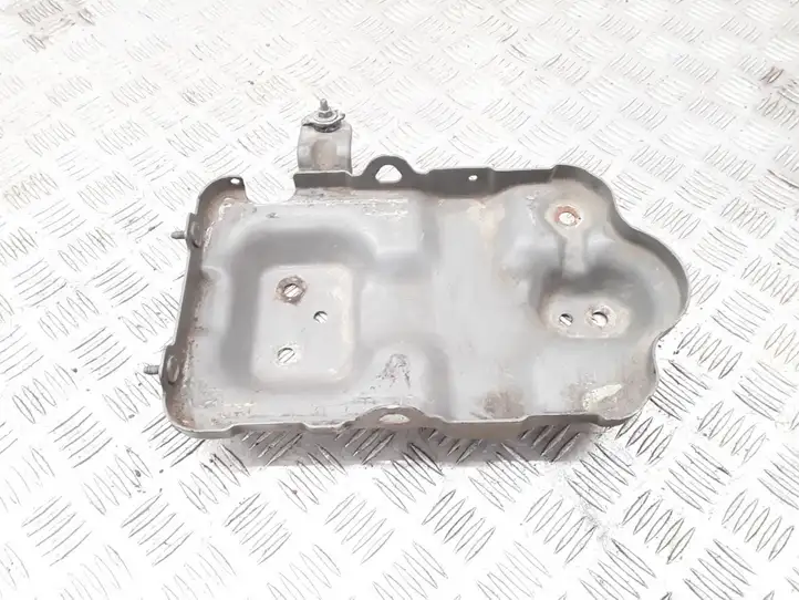 Opel Antara (2006 - 2011)   Платформа крепления аккумулятора