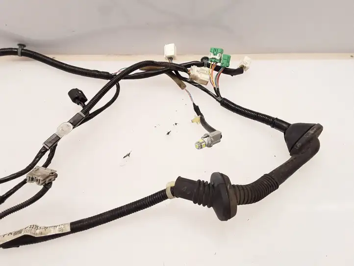 Honda CR-Z (2010 - 2016)   Проводка передних дверей