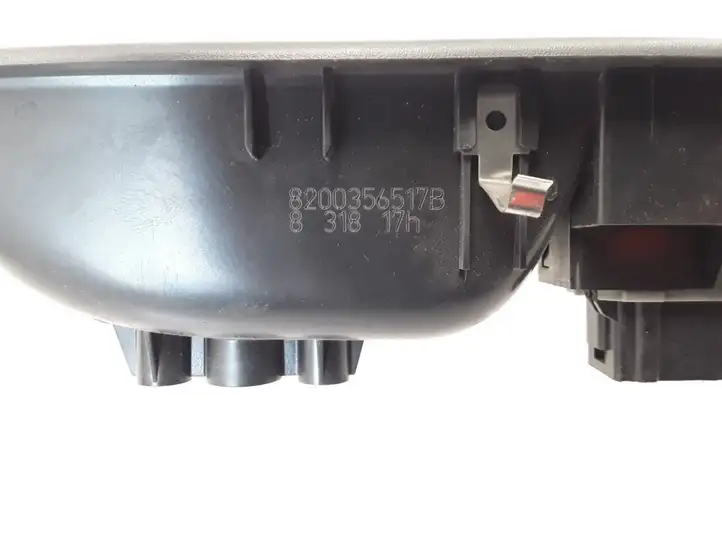 Renault Twingo II (2007 - 2014) 8200356517B Кнопка стеклоподъемников — фото 2