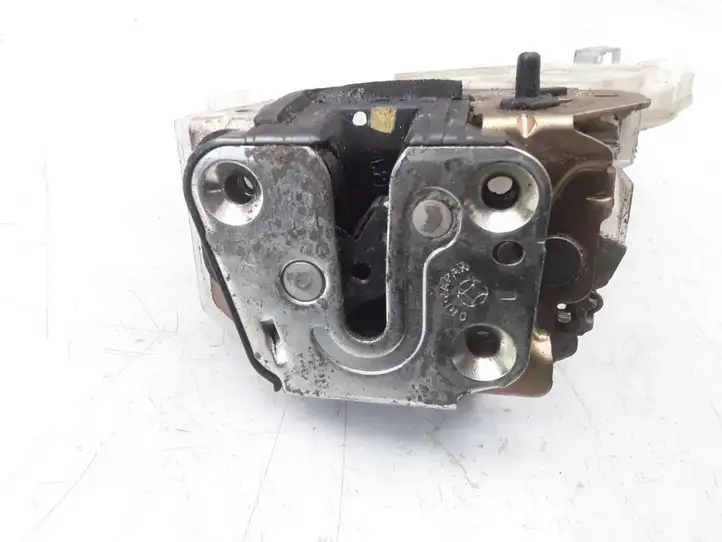 Nissan X-Trail T30 (2001 - 2007) 80553AA300 Замок задней двери — фото 2