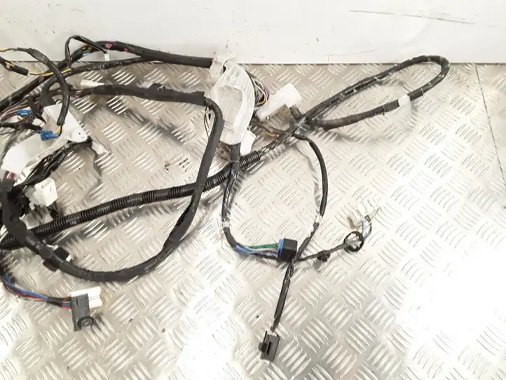 Toyota Previa (XR30, XR40) II (2000 - 2006) 8216228390 Прочая электропроводка — фото 4