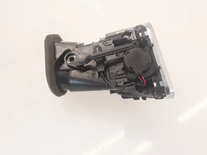 Audi A5 8T 8F (2007 - 2011) 8T1820902C Боковой воздушный дефлектор — фото 4