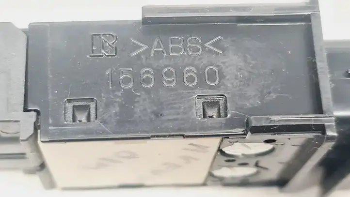 Toyota Avensis T220 (2000 - 2003) 156960 Кнопка обогрева стекла — фото 3
