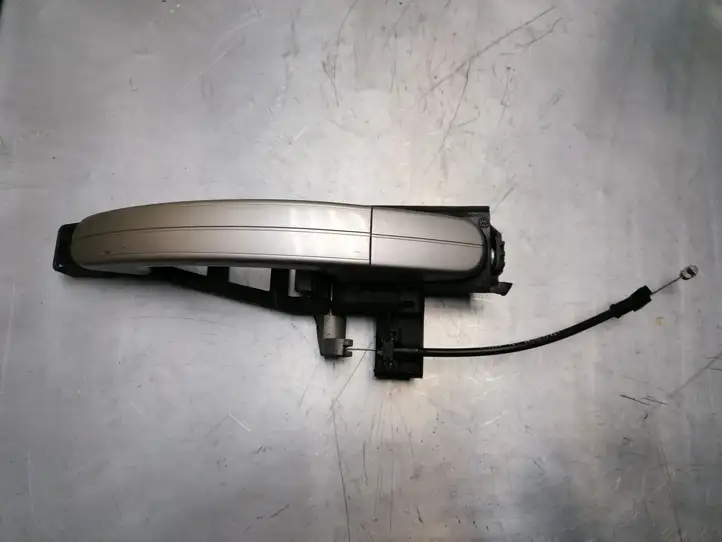 Ford Focus (2008 - 2011) Наружная ручка задней двери — фото 1