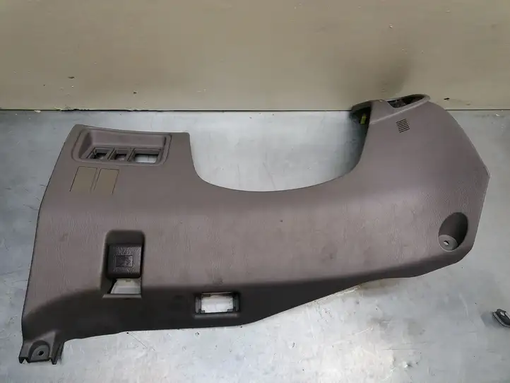 Toyota Prius (XW10) (1997 - 2003) 5504547020 Нижняя отделка панели приборов — фото 1