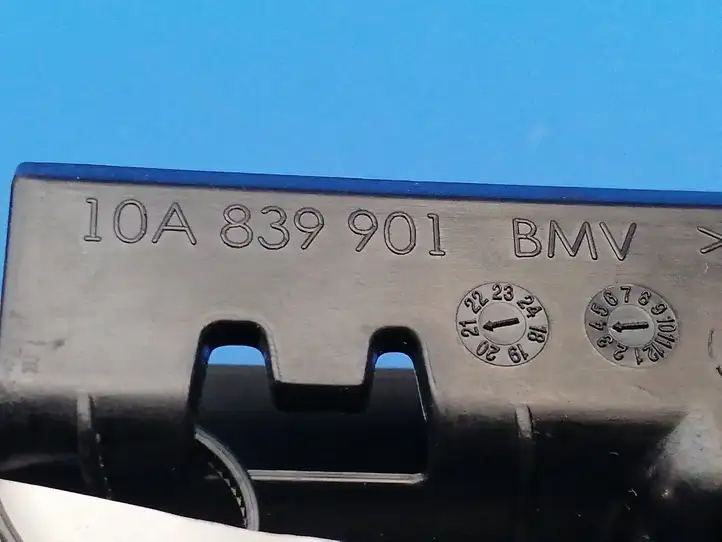 Volkswagen ID.3 (2019 - ) 10A839901 Накладка стекла задней двери — фото 8