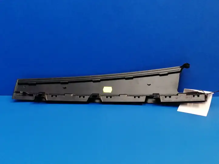 Volkswagen ID.3 (2019 - ) 10A839901 Накладка стекла задней двери — фото 10