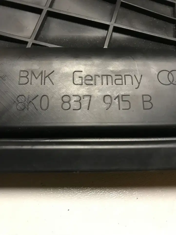 Audi A4 S4 B8 8K (2007 - 2011) 8K0837915B Прочая отделка передней двери — фото 2