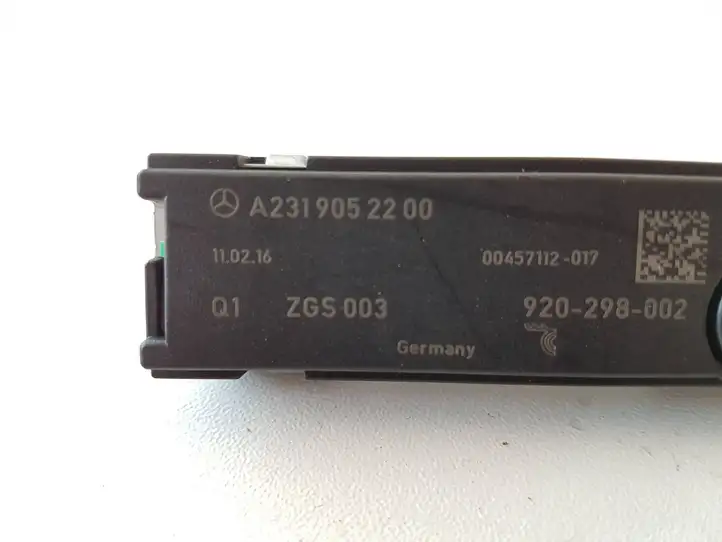 Mercedes-Benz C W205 (2014 - 2021) A2319052200 Усилитель антенны — фото 2