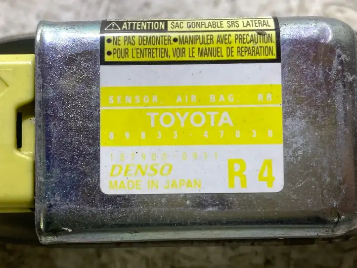 Toyota Prius (XW20) (2003 - 2009) 8983347030 Датчик удара SRS — фото 1
