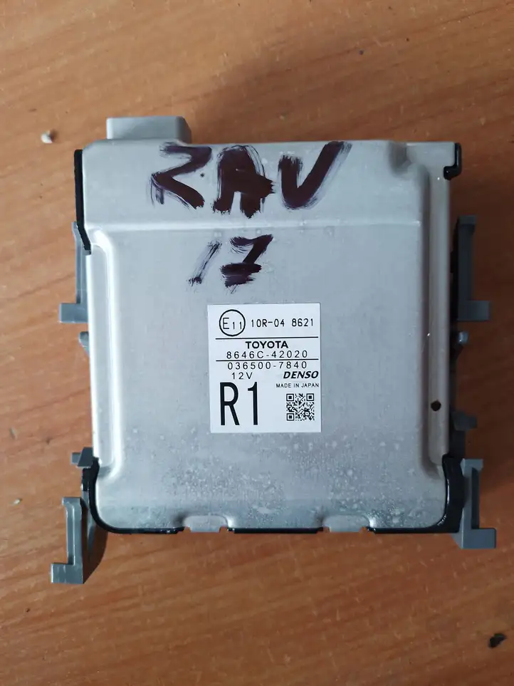 Toyota RAV 4 (XA40) (2012 - 2018) 8646C42020 Камера в лобовом стекле — фото 1