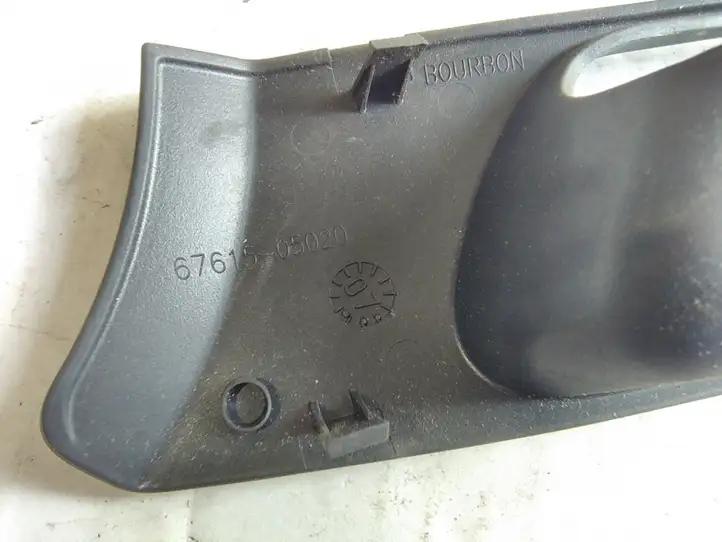 Toyota Avensis T250 (2006 - 2009) 6761505020 Прочая отделка передней двери — фото 3