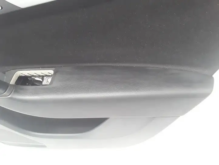 Volkswagen PASSAT B7 (2011 - 2014) 3AF867212 Обшивка задней двери — фото 3