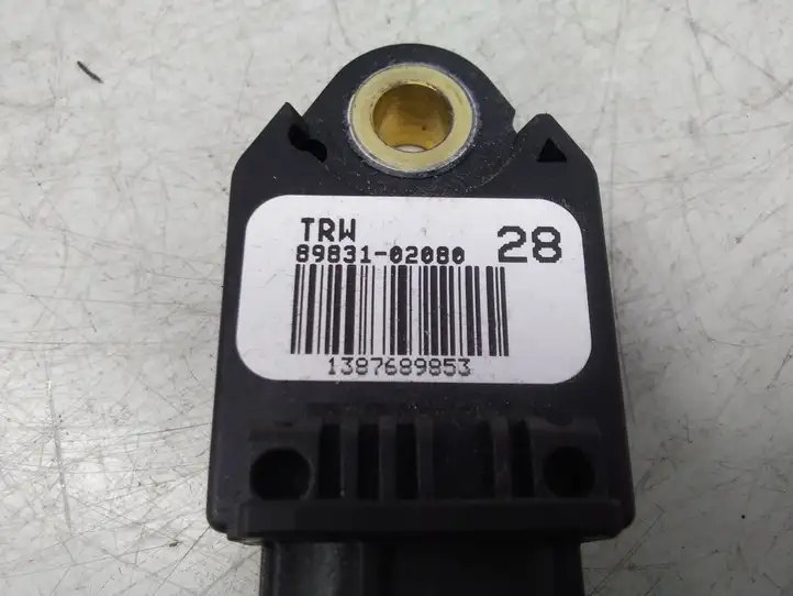 Toyota Auris 150 (2006 - 2012) 8983102080 Датчик удара SRS — фото 5