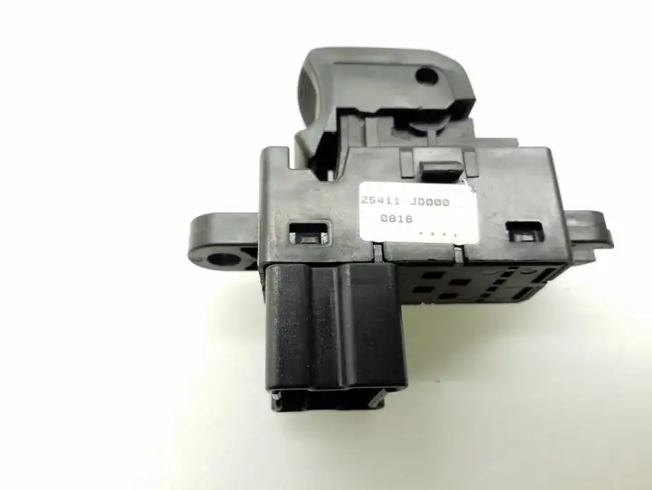 Nissan Qashqai (2010 - 2013) 25411JD000 Блок кнопок стеклоподъемников — фото 3