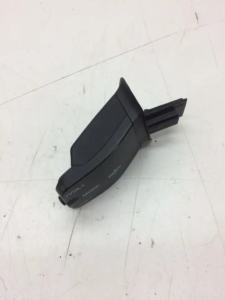Ford Focus (2005 - 2008) 758709 Включатель регулировки звука — фото 2