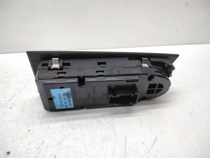 BMW 3 E90 E91 (2005 - 2012) 9132139 Кнопка стеклоподъемников — фото 2