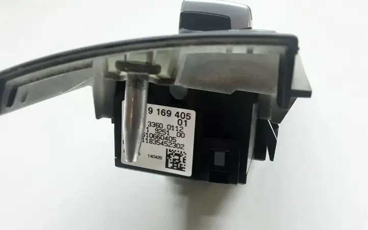 BMW 3 E90 E91 (2005 - 2012) 9169405 Включатель фонарей — фото 3