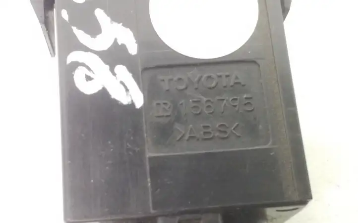 Toyota Avensis T250 (2003 - 2006)  156795 Включатель открытия топливного бака