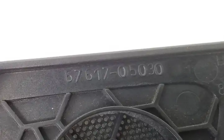 Toyota Avensis T250 (2003 - 2006) 6761705030 Прочая отделка задней двери — фото 2