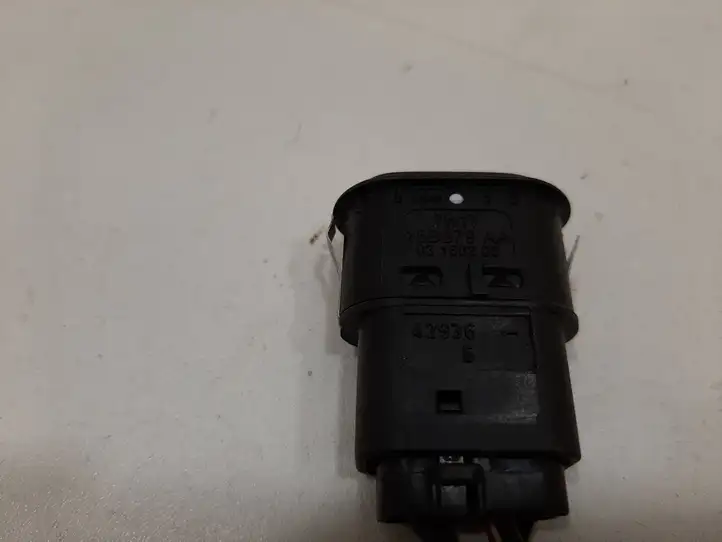 Ford Mondeo MK IV (2007 - 2014) 15b679aa Блок кнопок стеклоподъемников — фото 2