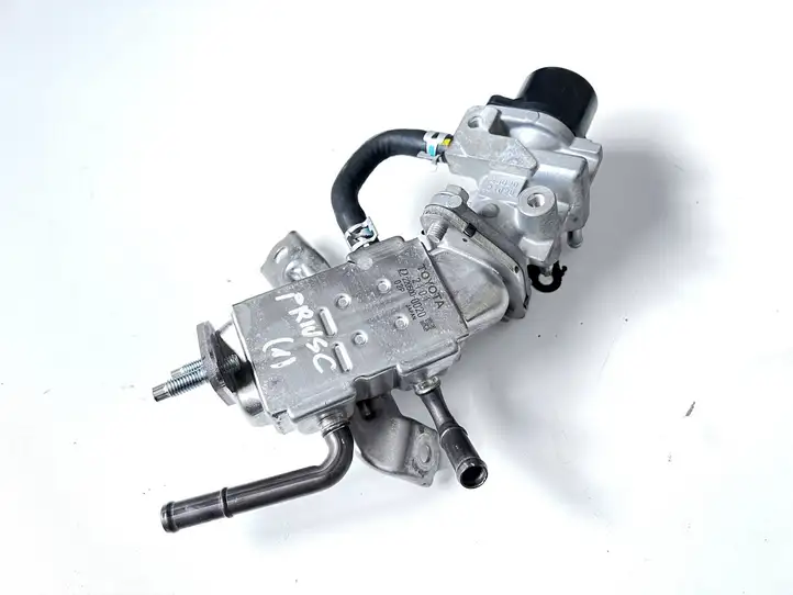 Toyota Prius (XW30) (2009 - 2015) 2205000020 Охладитель клапана EGR — фото 3