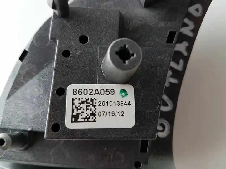 Mitsubishi Outlander (2012 - 2014) 8602A059 Кнопки на рулевом колесе — фото 2