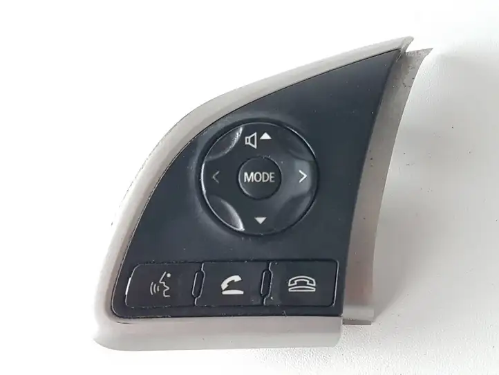 Mitsubishi Outlander (2012 - 2014) 8616A027 Кнопки на рулевом колесе — фото 1