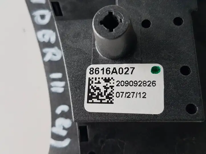 Mitsubishi Outlander (2012 - 2014) 8616A027 Кнопки на рулевом колесе — фото 2