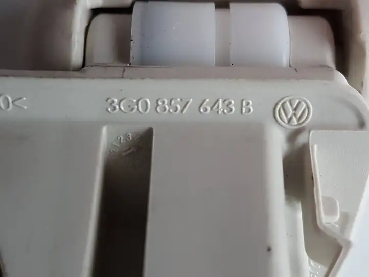 Volkswagen PASSAT B8 (2015 - ) 3G0857643B Потолочная ручка задняя — фото 2